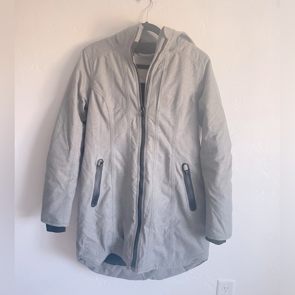 Athleta Cascades Parka Jacket winter coat size small great condition Grey